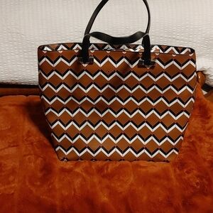 Trina Turk Diagonal Tote bag with dust cover